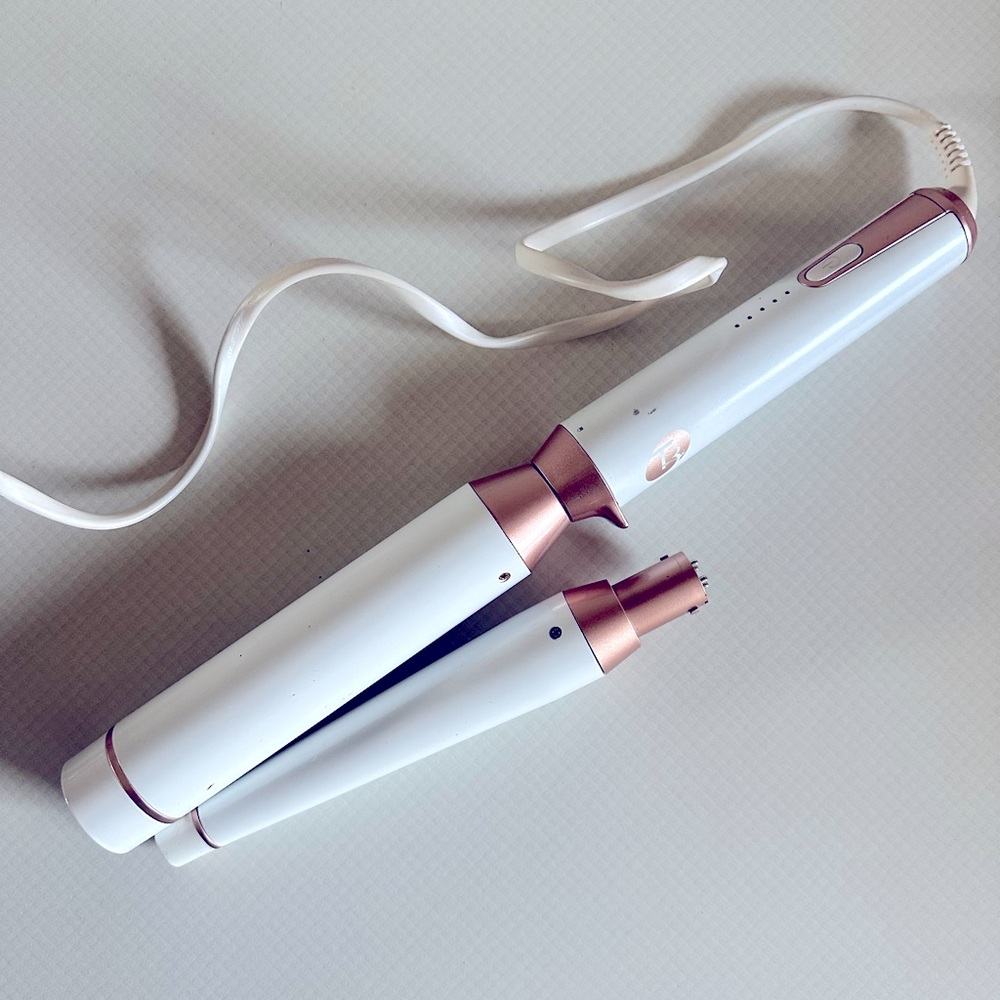 T3 Single Pass Wave Curling Iron with Two Attachments
